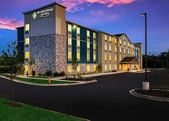 Woodspring Chicago Dari Hotel 4*