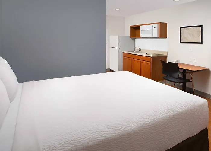 Отель Woodspring Chicago Dari 4*