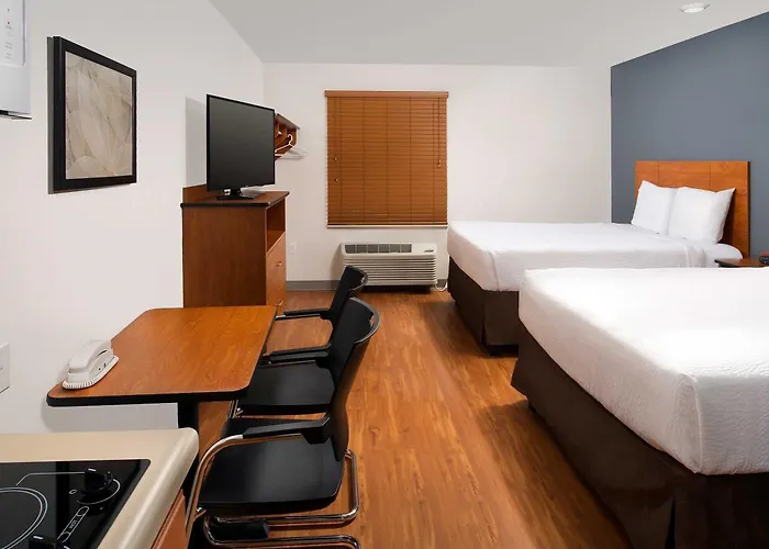 Woodspring Chicago Dari Hotel 4*